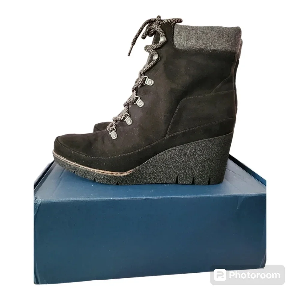 Dr Scholls Microfiber LADA black wedge boot‎